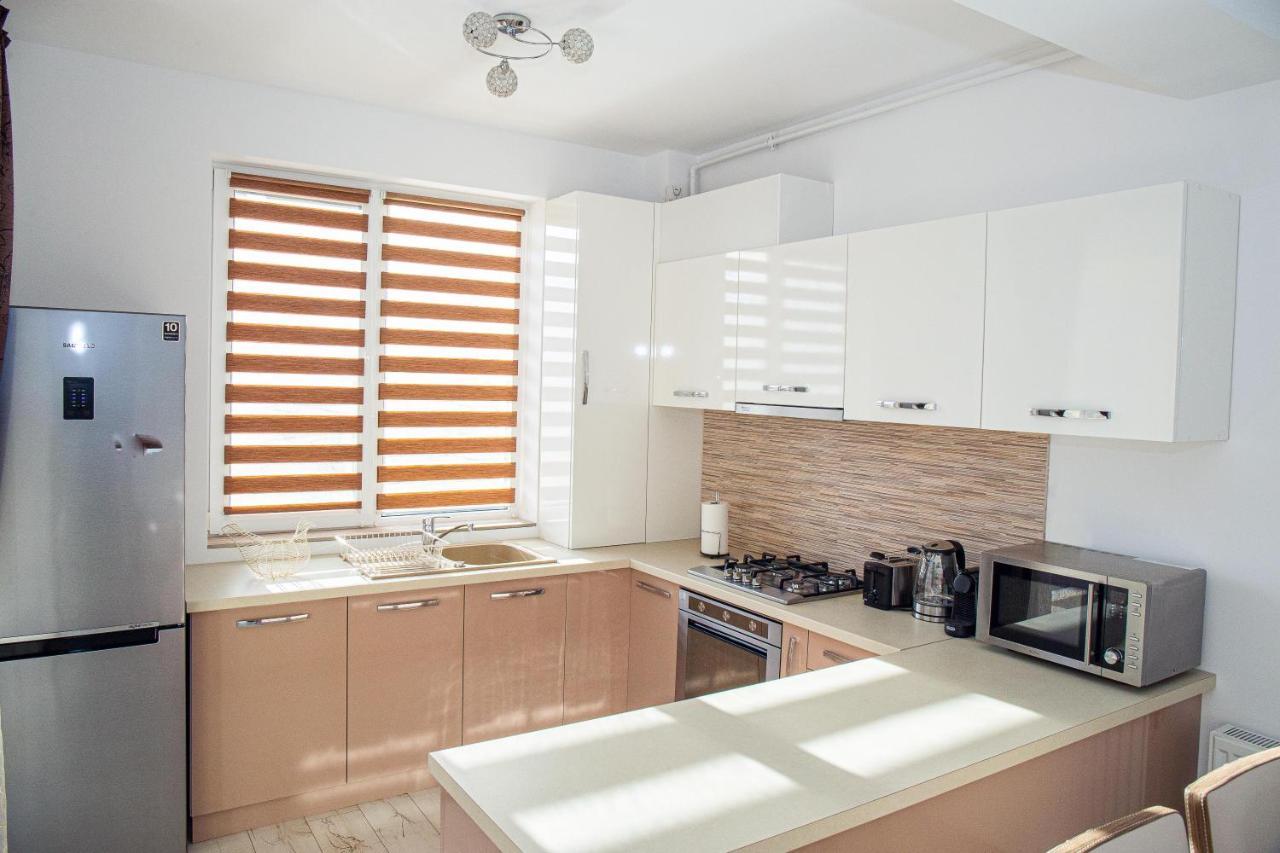 Apartament Luxury Irina Apartment ริชนอฟ ภายนอก รูปภาพ