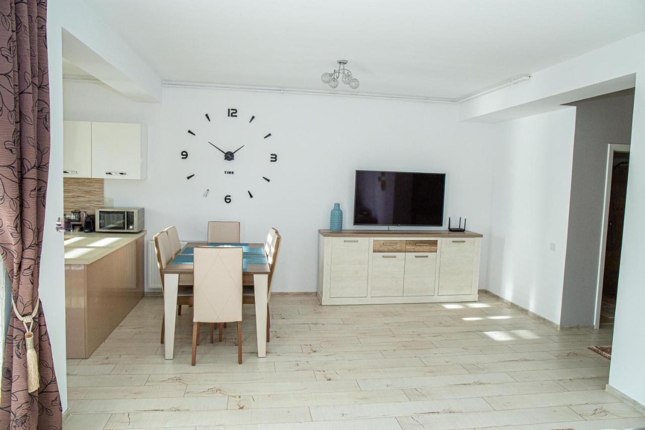 Apartament Luxury Irina Apartment ริชนอฟ ภายนอก รูปภาพ